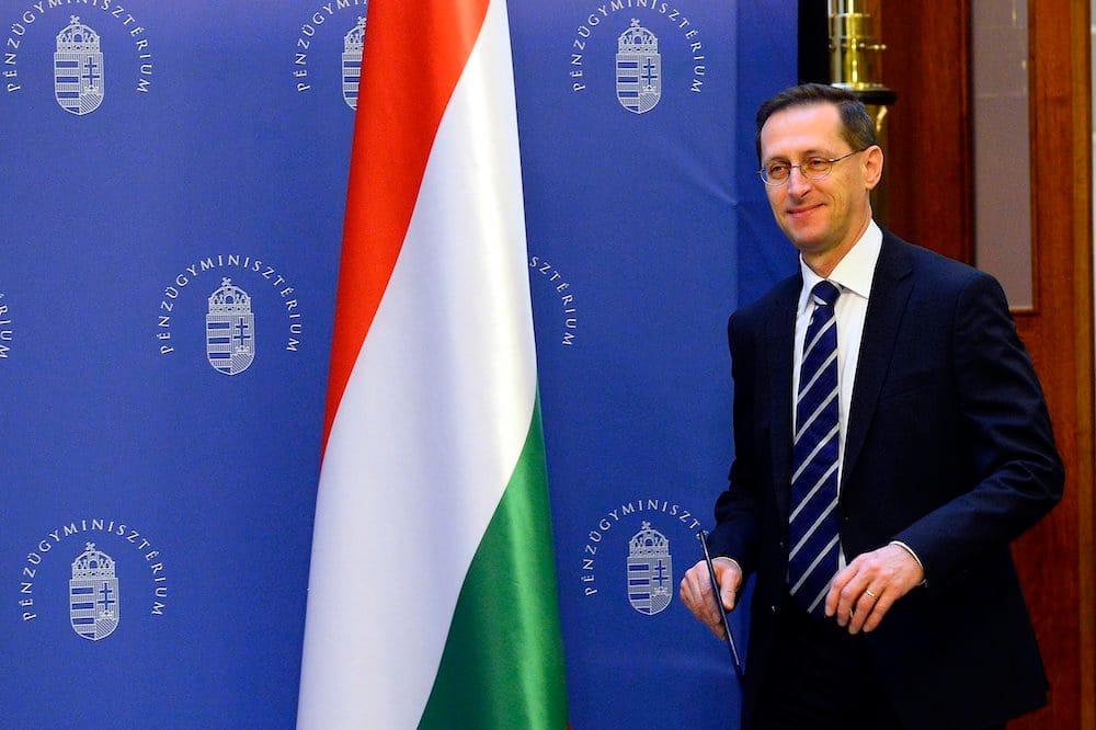 Varga Mihály: Legalább két fokozattal kellett volna felminősíteni Magyarországot