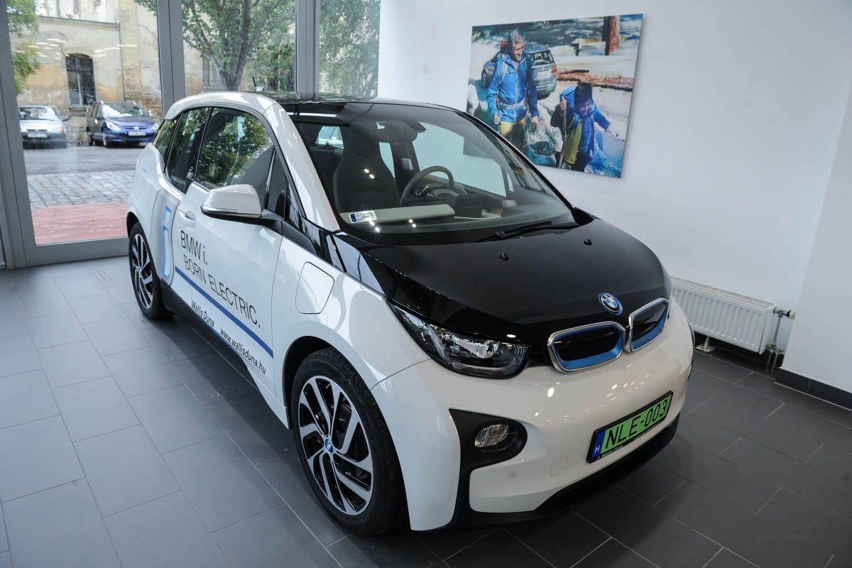 Németországban eljön a Kánaán: ingyenpénzt kapnak a németek, ha elektromos autót vesznek