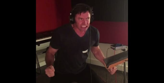 Fáradtnak érzi magát? Hugh Jackman félperces őrjöngésétől új erőre kaphat – videó