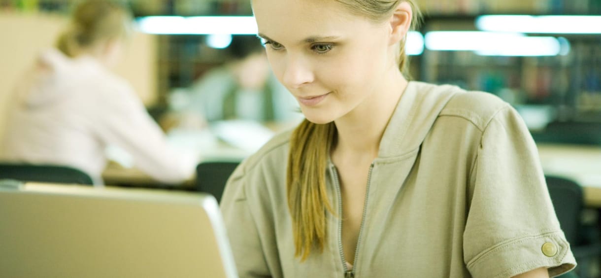 Tíz magyar cégből hét ad telefont vagy laptopot a dolgozóinak