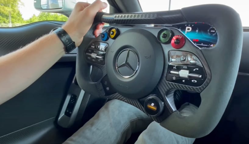 Nem csak megvenni, használni is kihívás a Mercedes 1064 lóerős hiperautóját 