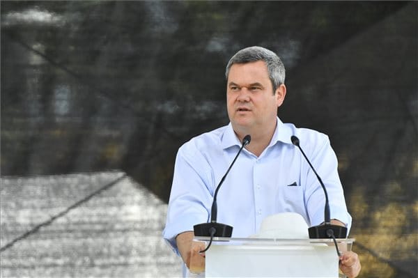 Jövő márciusban kaphatnak újabb béremelést az egészségügyi szakdolgozók
