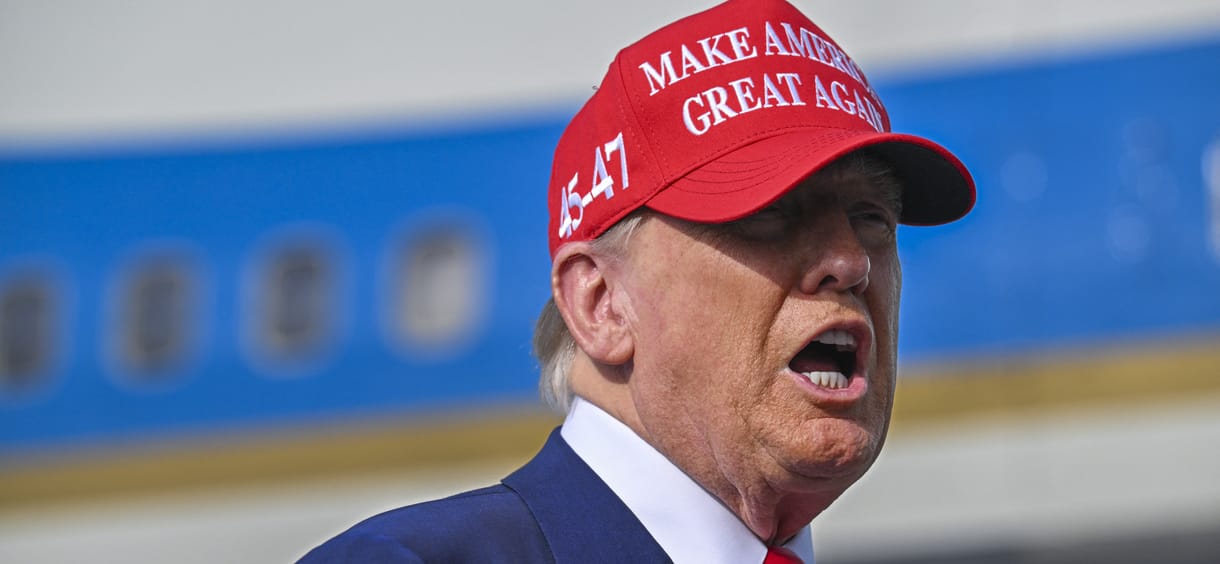 Trump most épp az autókra, gyógyszerekre és chipekre kivetett vámmal fenyegetőzik