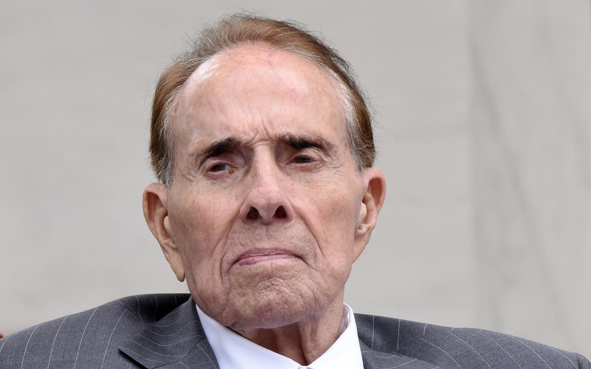 Elhunyt Bob Dole szenátor, volt republikánus elnökjelölt