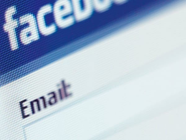 Lelövi e-mail szolgáltatását a Facebook, megszűnnek az eddigi címek
