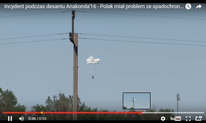Videó: Hatalmas ejtőernyős-mentés az utolsó pillanatban