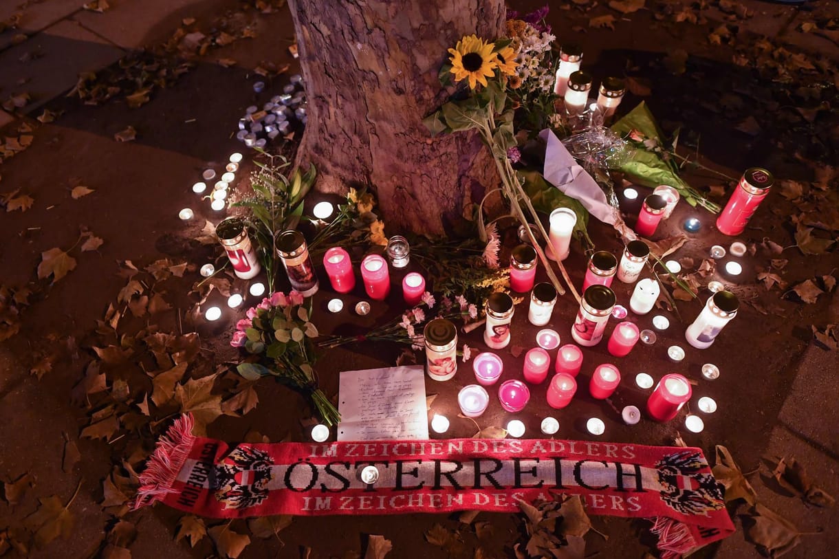 Dermesztő hatósági hibák miatt történhetett meg a bécsi terrortámadás