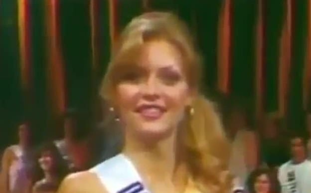 Így vonult a kifutón a 18 éves Michelle Pfeiffer - videó