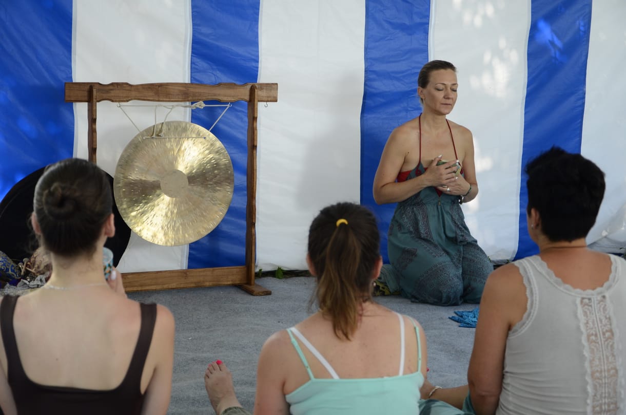 Kipróbáltuk a transzcendens élmények kapudrogját, a kakaóceremóniát – Hétköznapi spiritualitás 1. rész