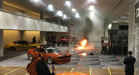 Kigyulladt egy Porsche a New York-i autószalonon - videó