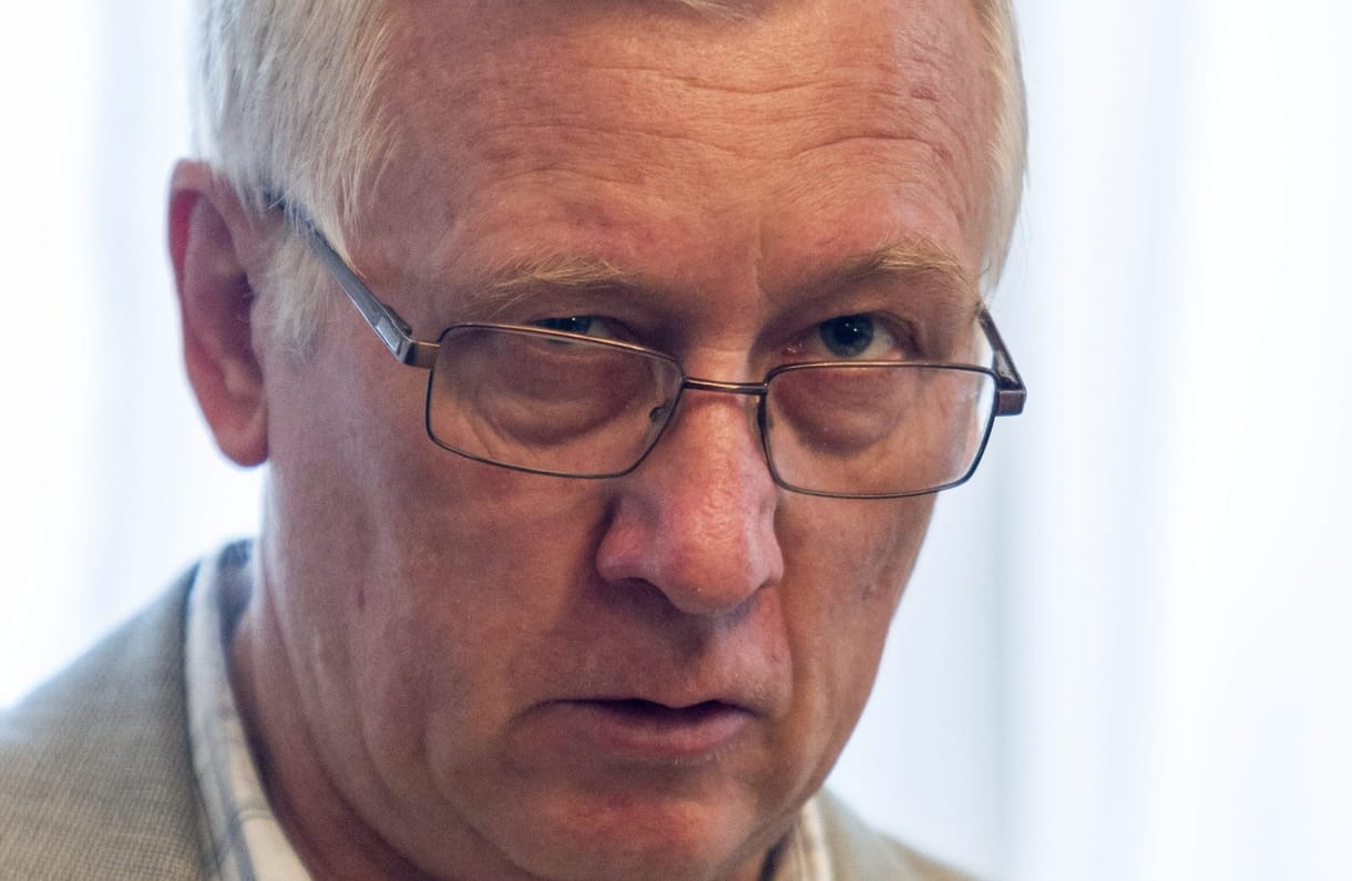 Egy évig marad dékán a hatalmával visszaélő Mikonya utódja