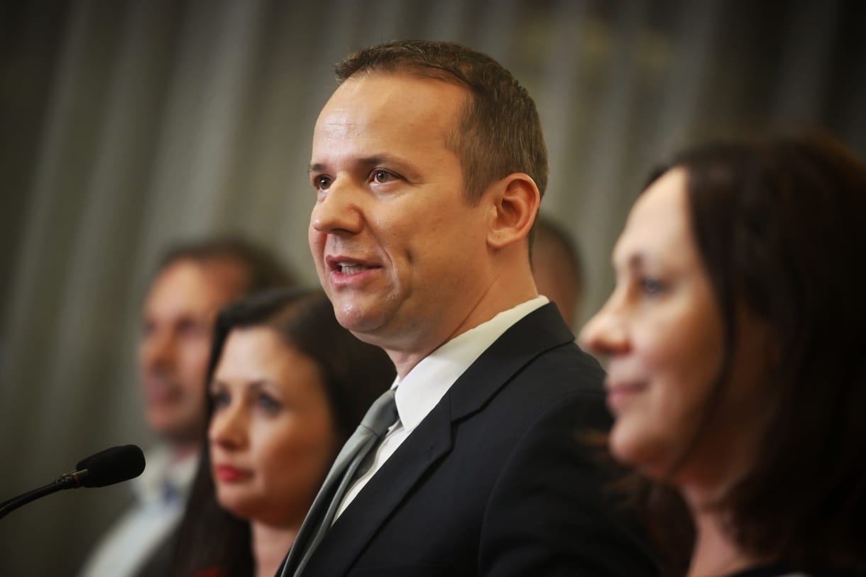 „Nem tudok róla, hogy érintett lennék” - reagált a volt fideszes képviselő, akinek a nevét Toroczkai László a Schadl–Völner-botrány kapcsán emlegette