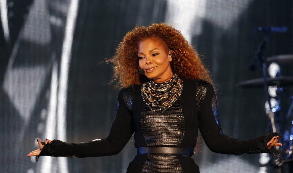Janet Jackson 55 éves lett, és megszabadult több fontos ruhadarabjától