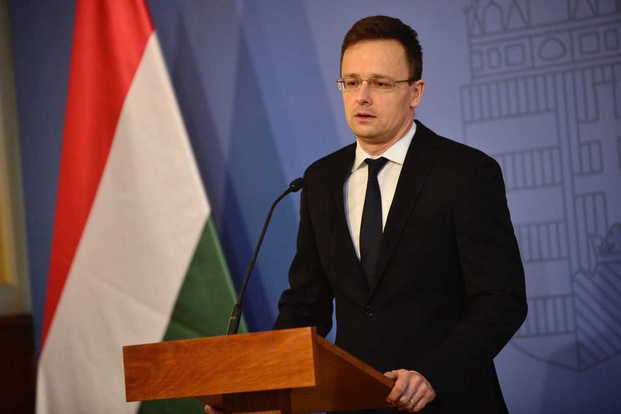 Az orosz szankciók ellen beszélt Szijjártó Szentpéterváron