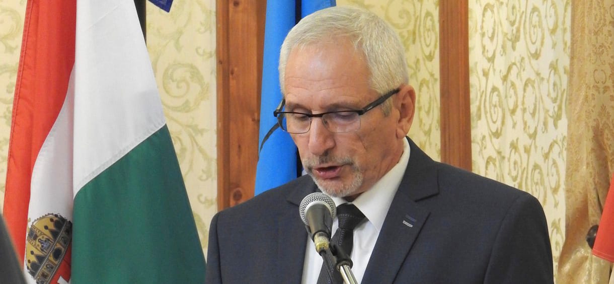 A korábbi vezetés stiklijei sodorhatják el a polgármestert Tótkomlóson