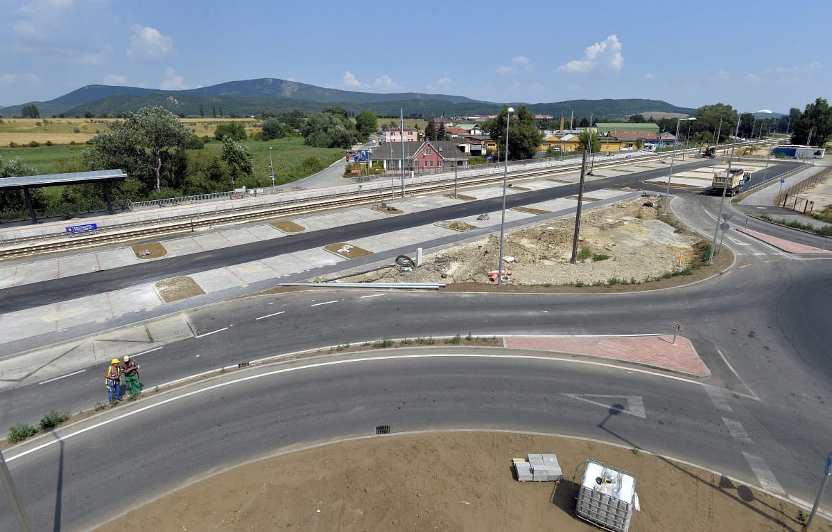 Marad a csigatempó a 44 milliárdból felújított vasútvonalon