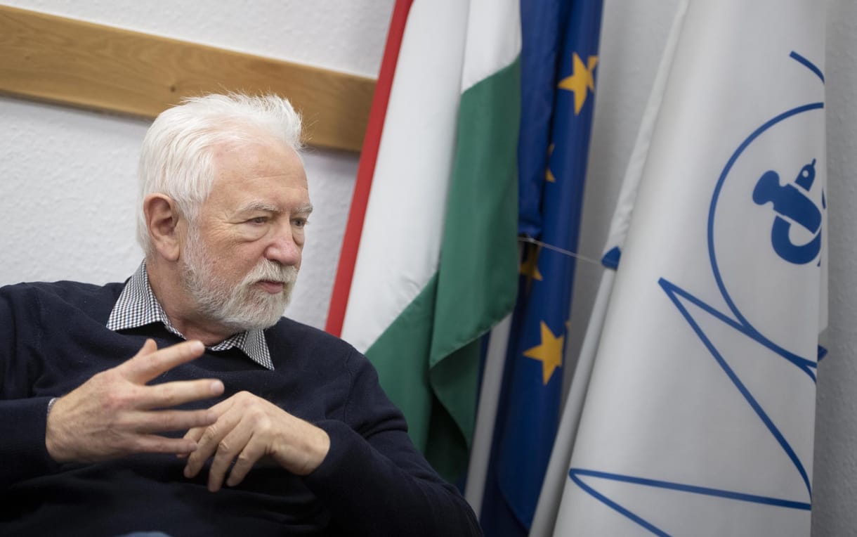 A MOK szerint kitolhatja a kormány a szolgálati jogviszonyról szóló törvény hatályba lépését