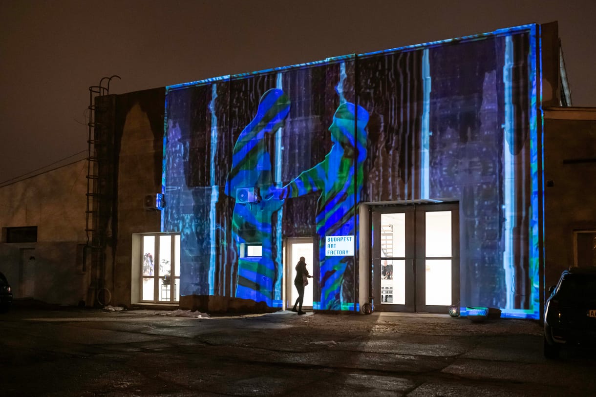 Régen hidroplánokat és turbinákat gyártottak a főváros egyik legkülönösebb kiállítási terében, a Budapest Art Factoryben