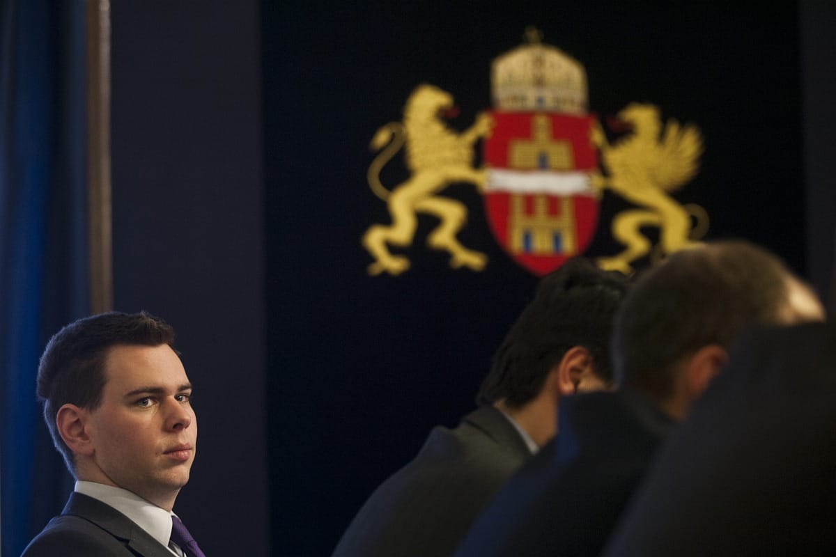 Államcsődig dőlhet a BKV-s hiteldominó 