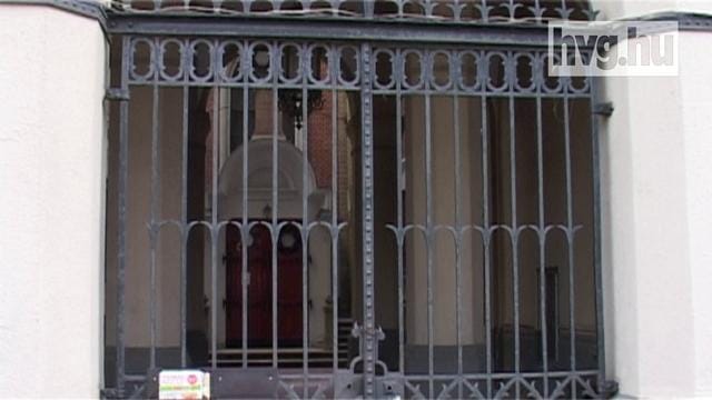 Videó: a bérházba rejtett budai zsinagóga története