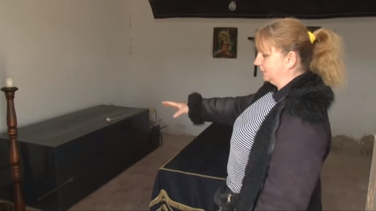 Döglött rovarok és szeméthegy is volt egy magyarországi halottasházban