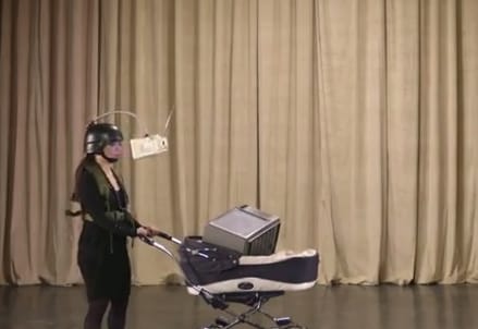 Vicces videó: ilyen lenne a világ mobil nélkül