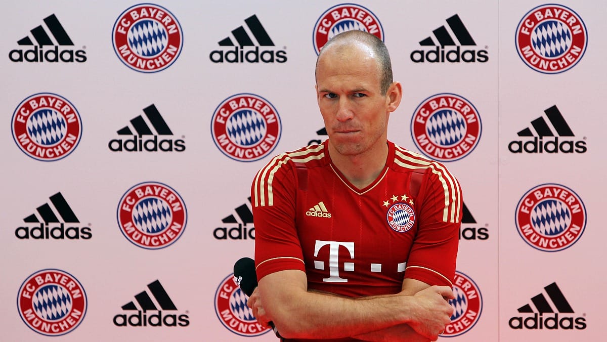 Ribéry pofonjától Angliáig szállhat Robben