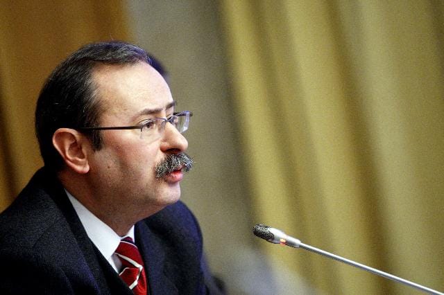 Lenyomták a fideszes lázadók Pintér szuper-titkosszolgálatát