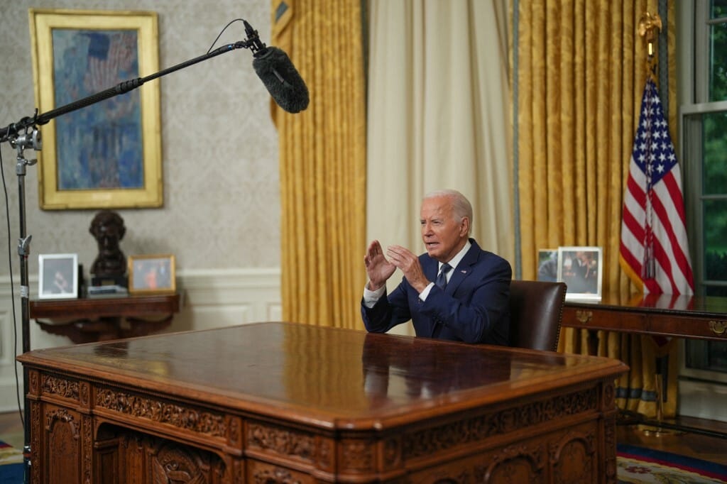 Joe Biden nem nyerhet, üzeni az elnöknek az őt ejtő Hollywood
