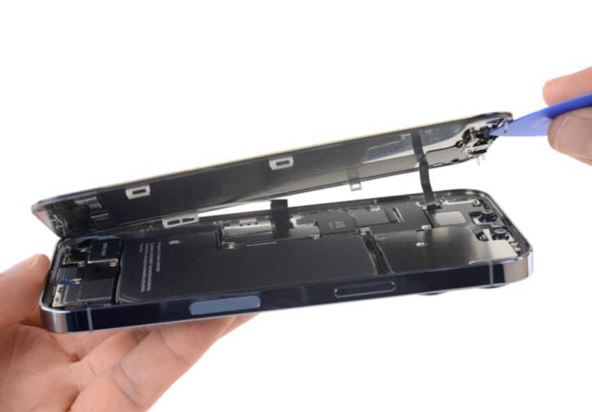 Egy évtizede nem volt ilyen: leállították az iPhone-ok gyártását