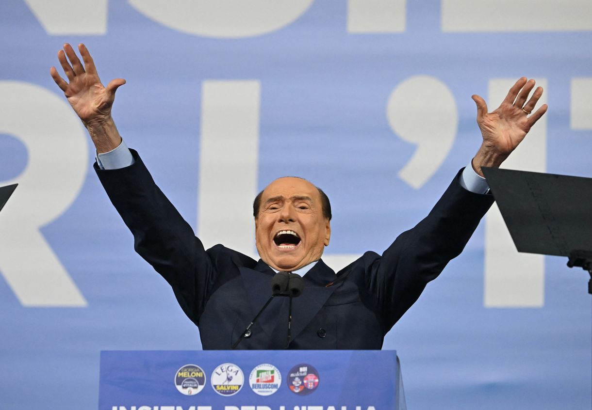John Cleese Berlusconi haláláról: „Végre valami jó hír!