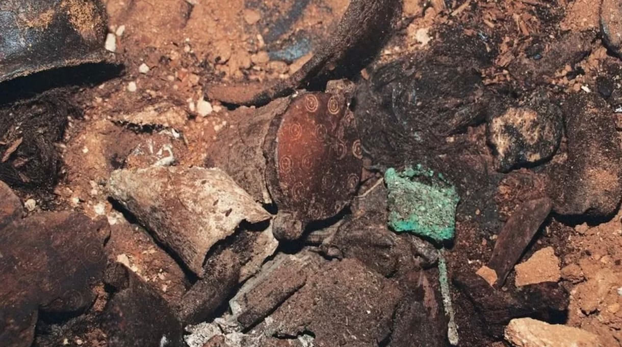 Egy 200 sírt rejtő barlangban talált hajtincsből derült ki, hogy 3000 éve kábítószerhez nyúltak a látomásokért