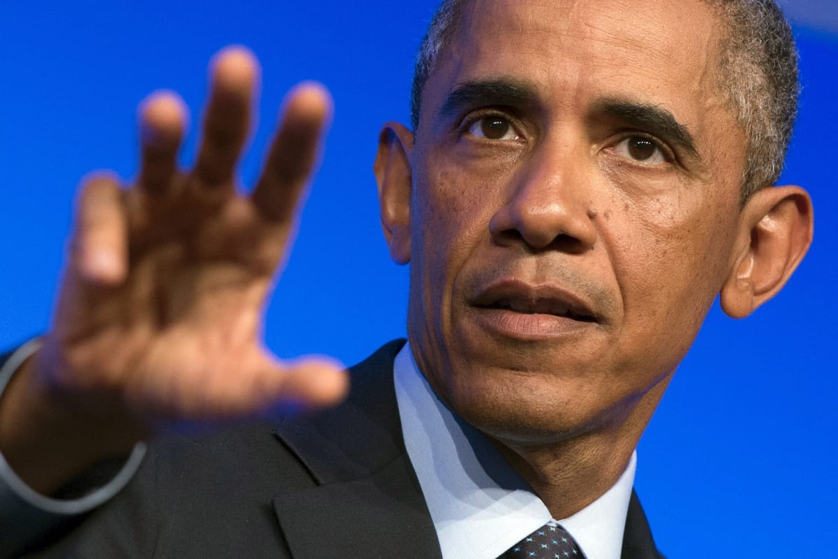 Szembesítették Obamát az őt gyalázó üzenetekkel – videó