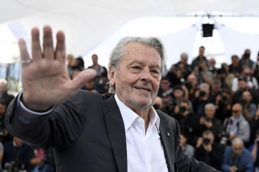 Alain Delon gondnoksága mögött családi tragédiák egész sora húzódik