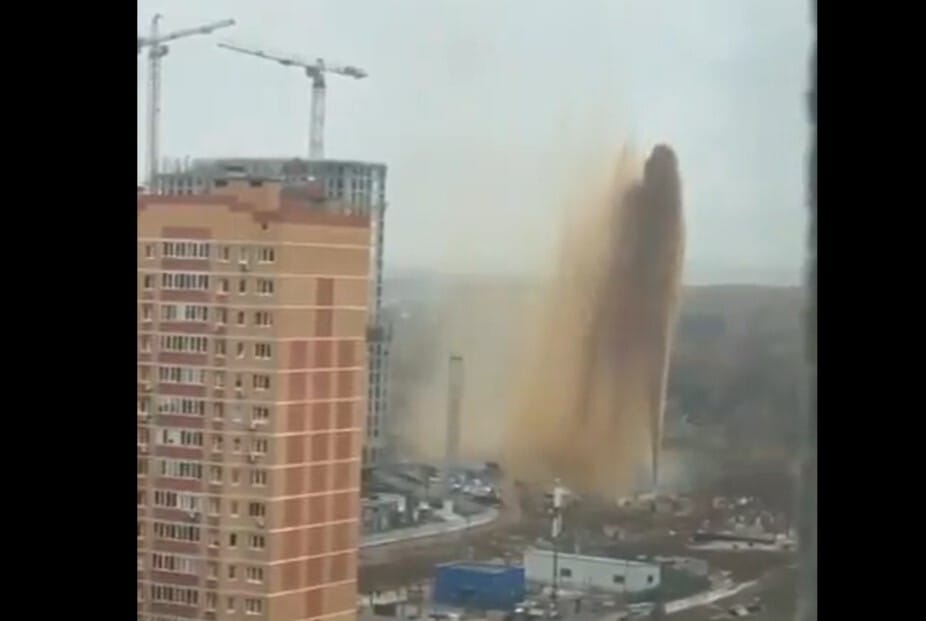 Gigantikus fekáliagejzír tört fel Moszkvában – videó