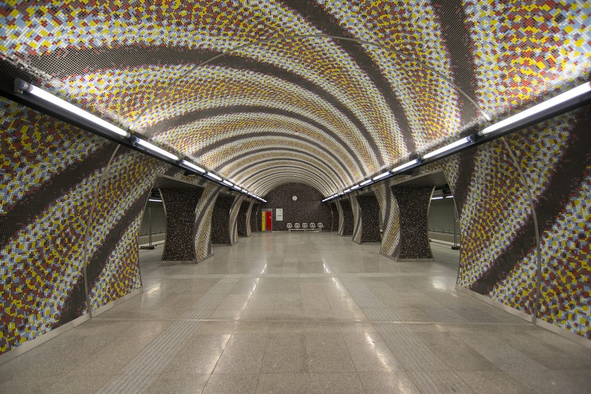 Kiderült, miért szorultak utasok a Gellért téri liftbe - a BKV csak most zárta le