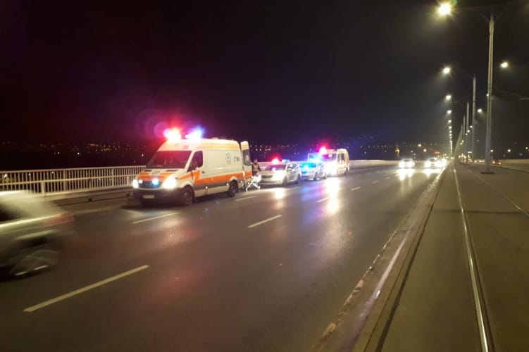 Az Árpád hídról akart a Dunába ugrani egy fiatal férfi