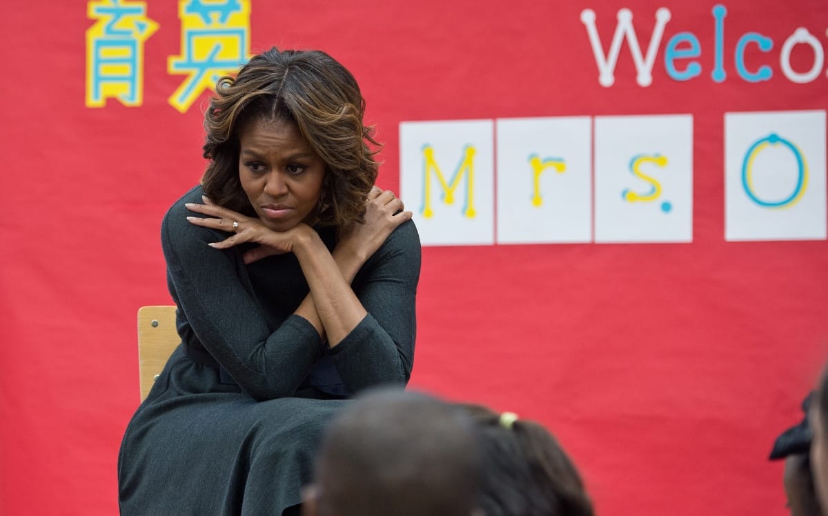 Magassarkút viselő majomhoz hasonlították Michelle Obamát