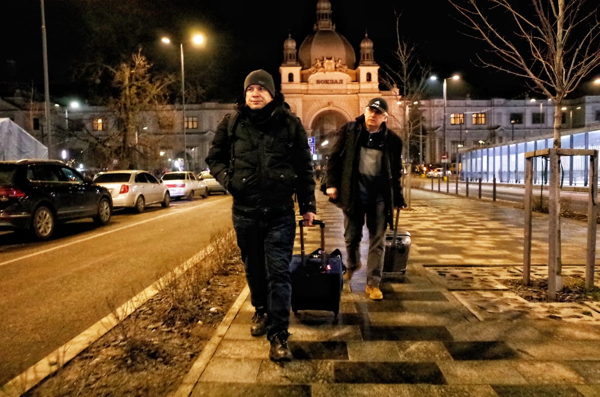 A hvg.hu tudósítói elhagyták Kijevet, már Lembergben járnak – fotók