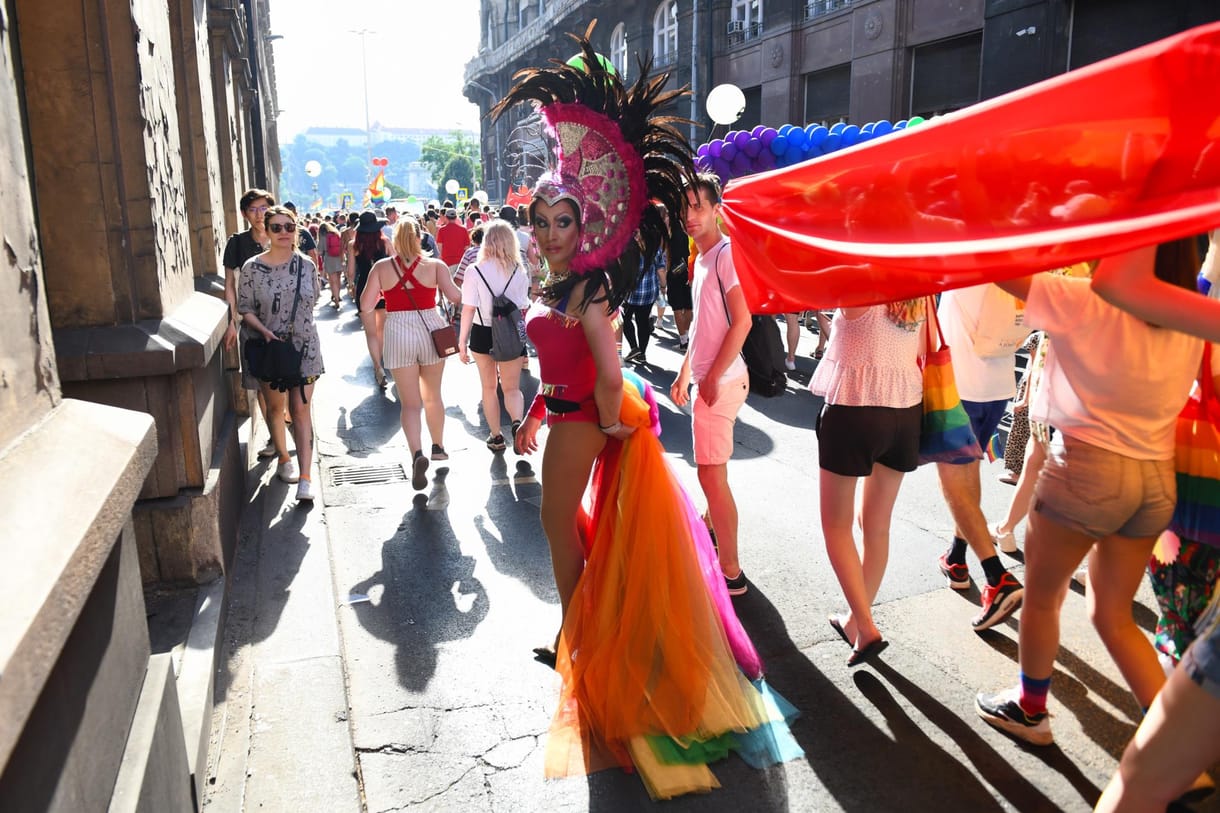 Sok utat lezárnak és BKK-járatokat is módosítanak a Pride felvonulás miatt
