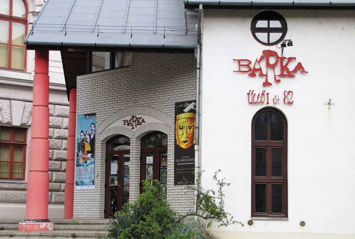 Kivégzi a Bárka Színházat az államosítási procedúra
