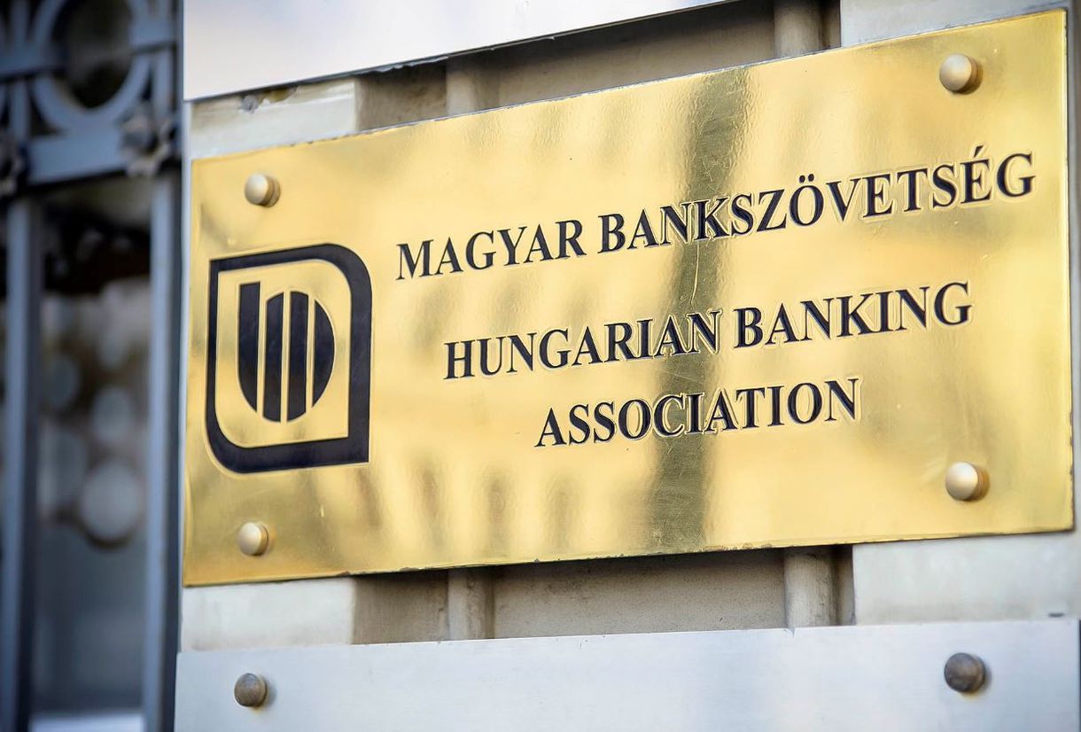 Bankszövetség is reagált Orbán bejelentésére: ha tehetjük, mérlegeljük a lehetőséget, hogy tovább fizetjük a hitelünket