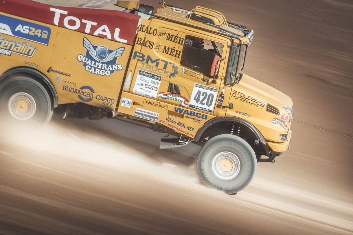 Magyarok győztek a klasszikus Dakar útvonalán zajló sivatagi ralin