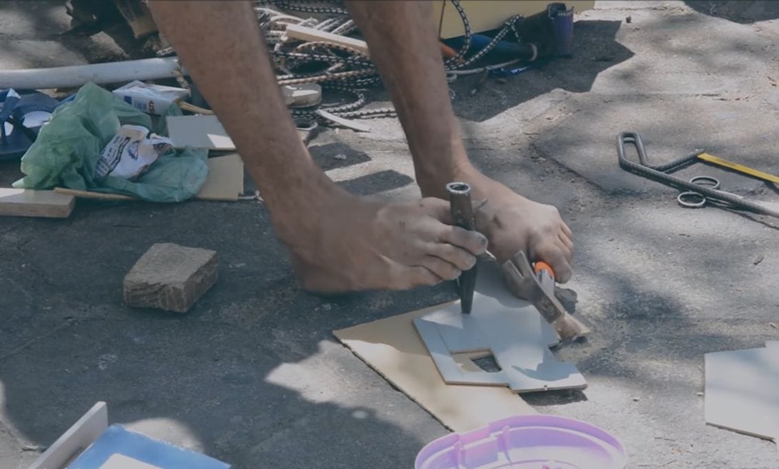 Fából készít játékautókat ez a férfi, de hogyan! – videó