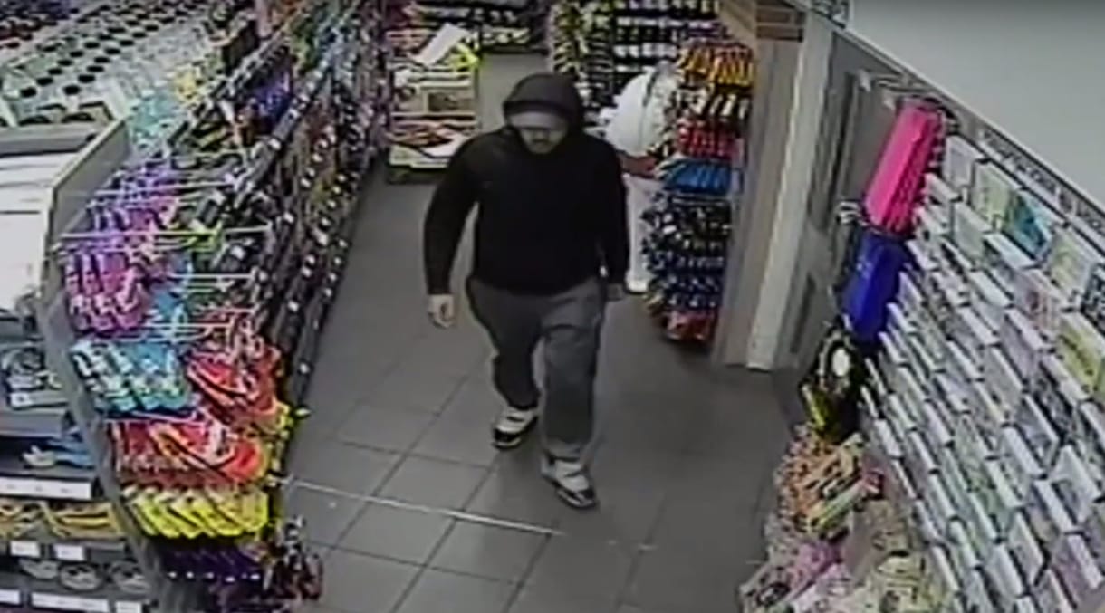 Így vásárolgatott órákkal a merénylet előtt a manchesteri robbantó – videó