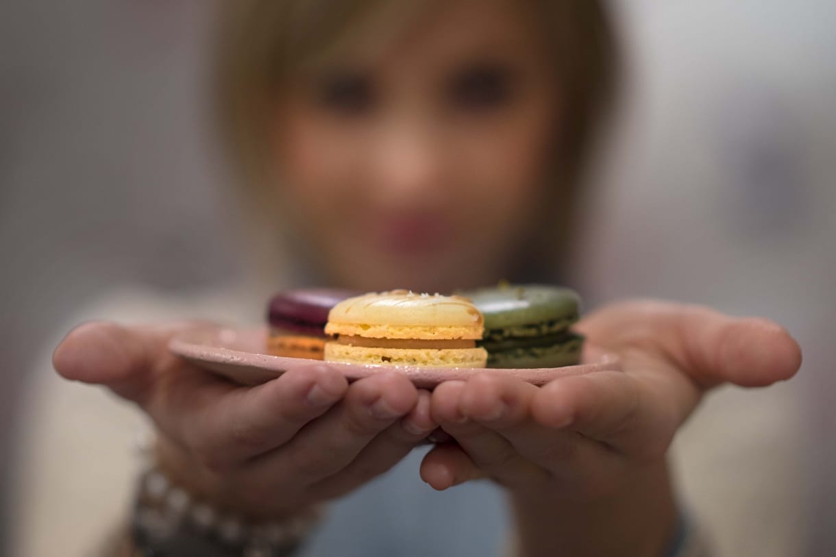 „Fura perverzió, de imádjuk nézni, ahogy valaki beleharap egy macaronba”
