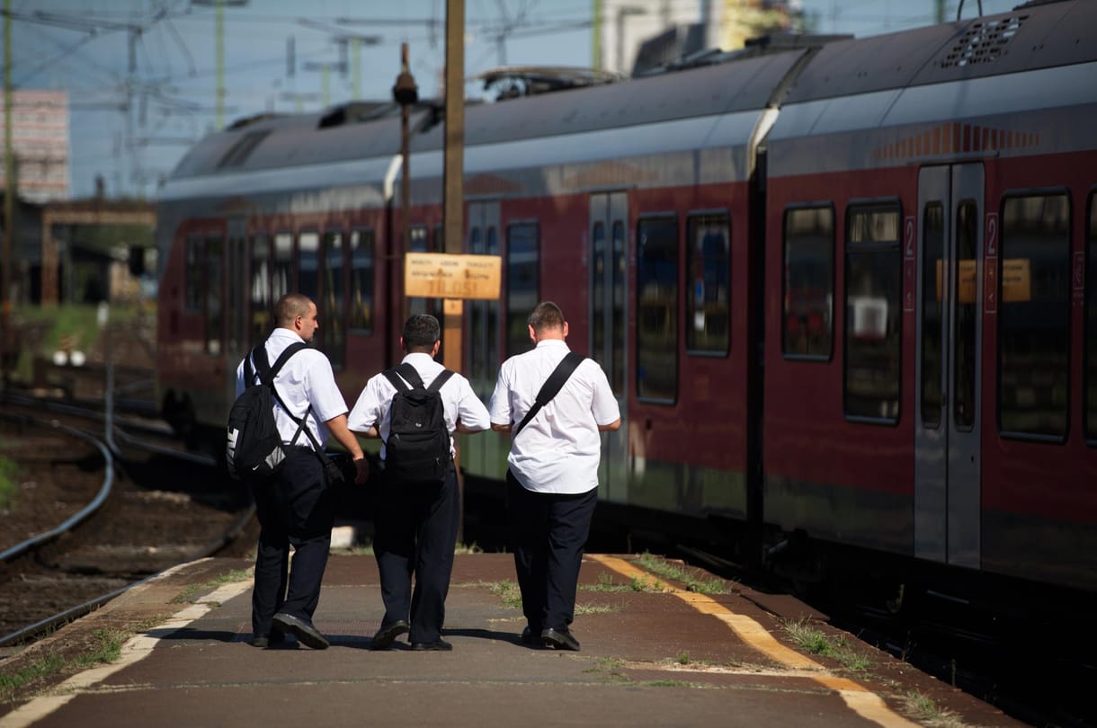 Nem volt mozdonyvezető, ezért nem indult el több vonat kedden