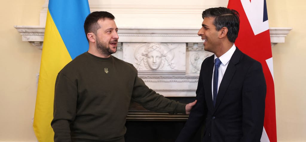 Zelenszkij már Nagy-Britanniában, Rishi Sunakkal és Károly királlyal is találkozik 