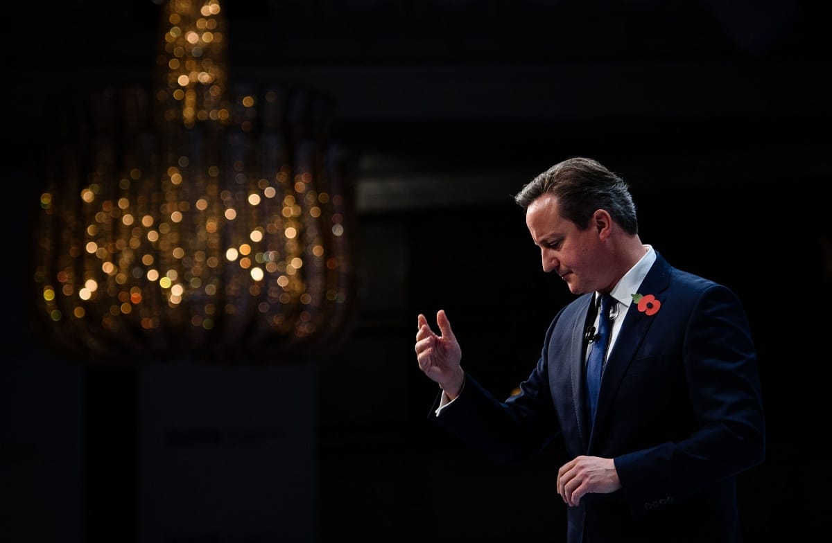 Kínos felvétel: Cameron elszólta magát a BBC kamerája előtt