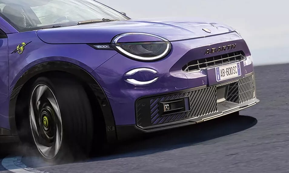 A legmérgesebb skorpió: itt a 240 lóerős Fiat Abarth 600e